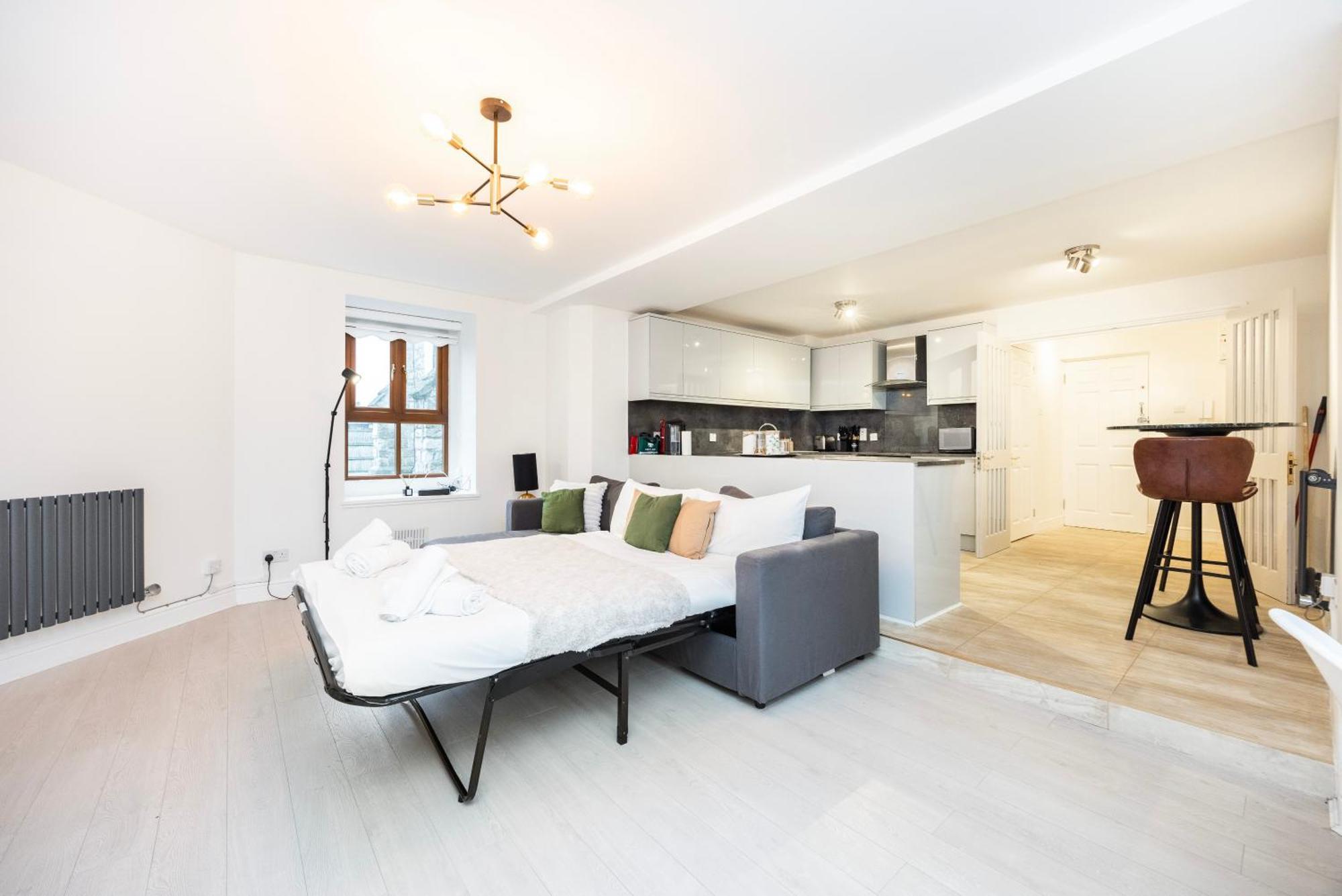 Stylish 1 Bedroom Retreat In North Apartment *