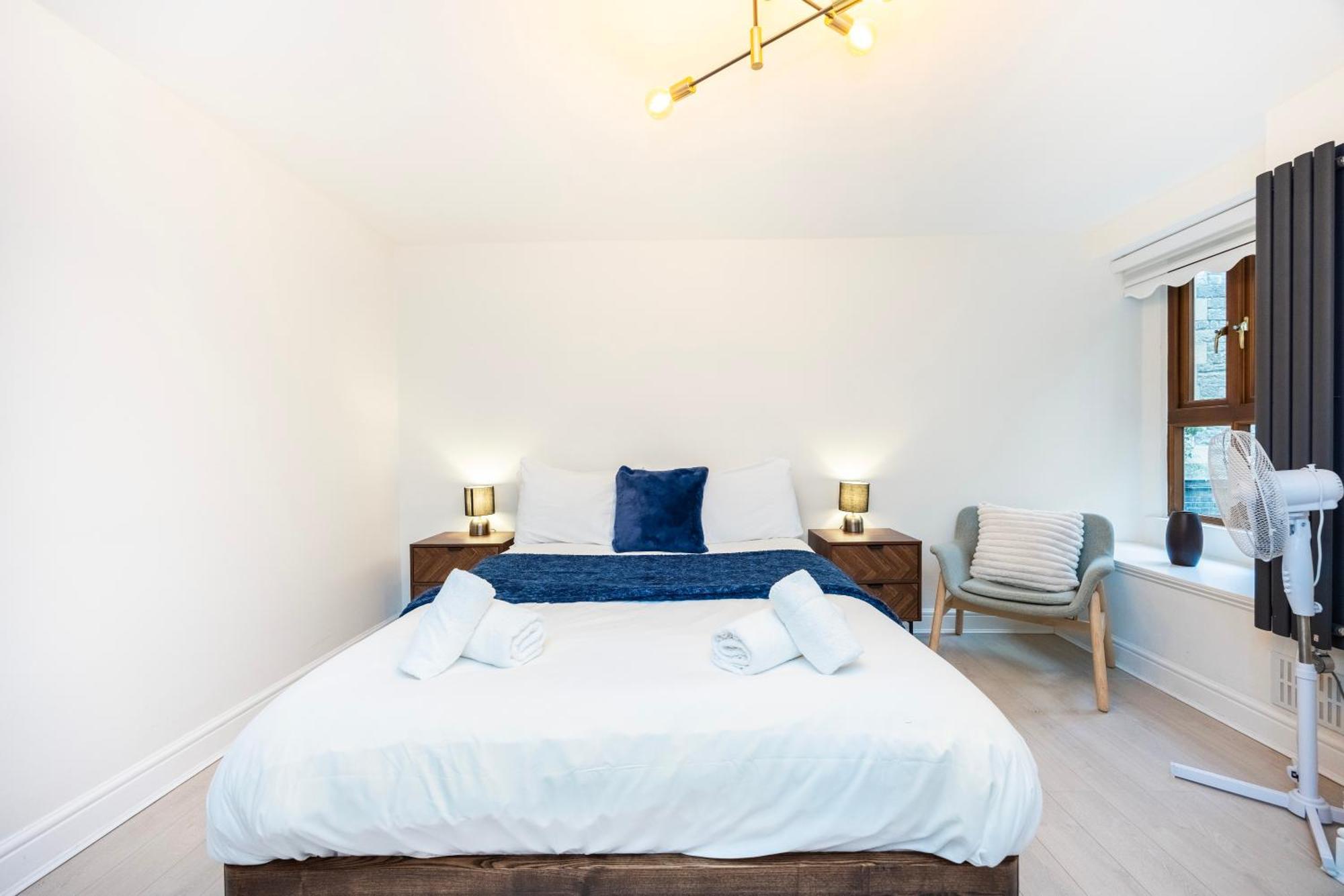 Stylish 1 Bedroom Retreat In North Apartment *