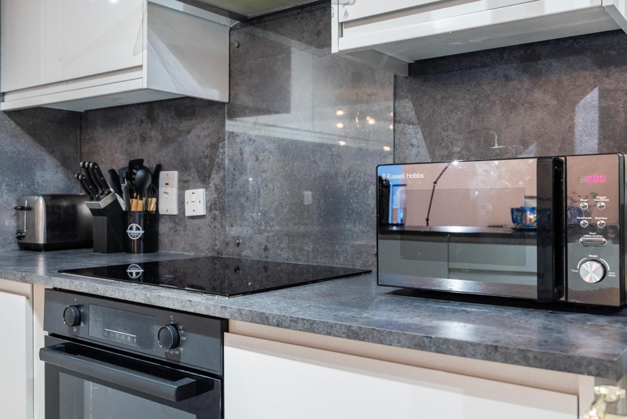 Stylish 1 Bedroom Retreat In North