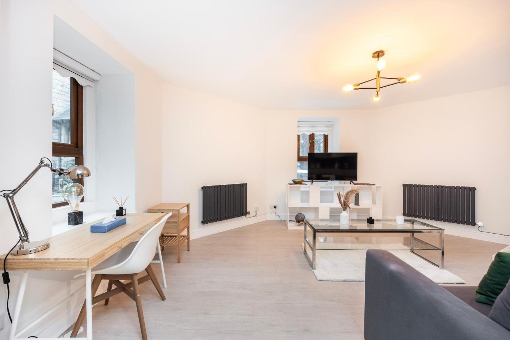 Stylish 1 Bedroom Retreat In North Apartment